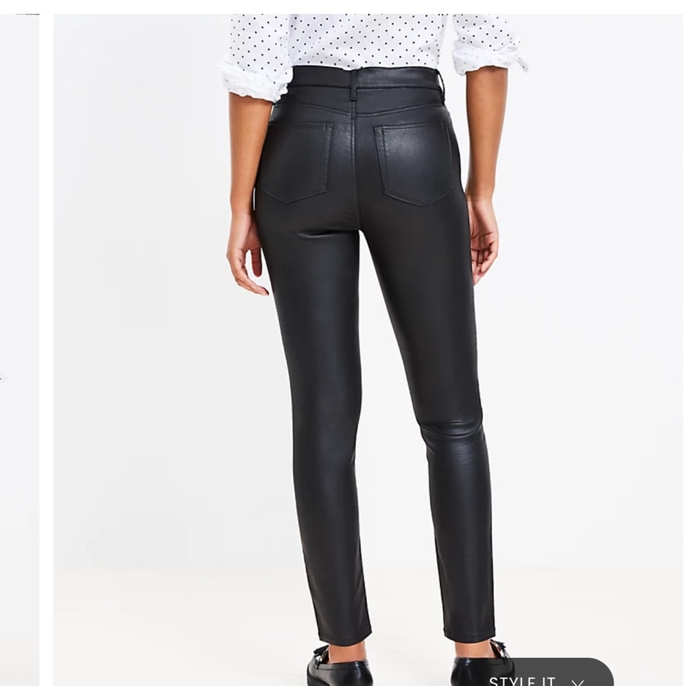 Loft Coated High Rise Skinny Jeans in Black size 32/14 Regular